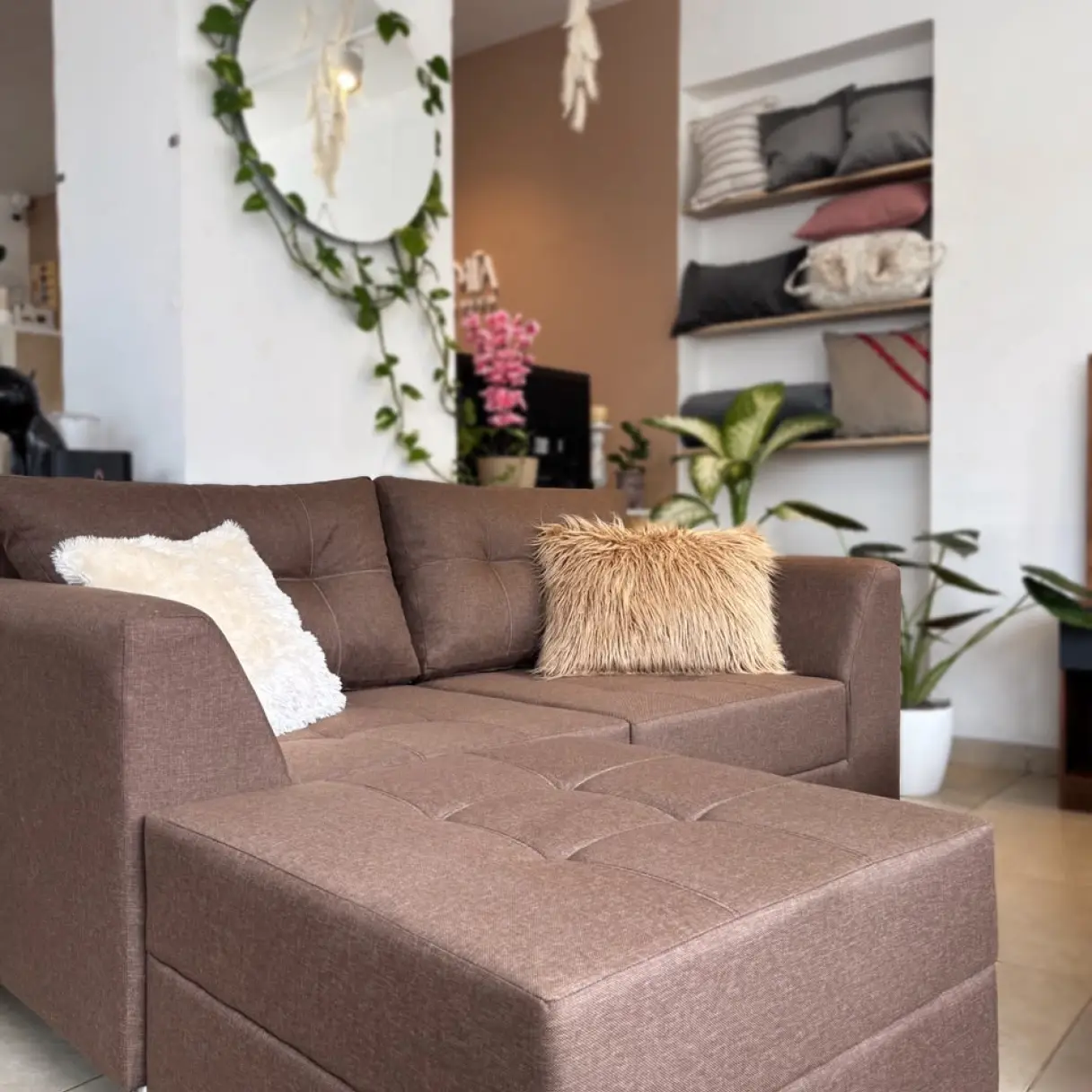 Sillon de dos cuerpos con puff | Casamia Muebles