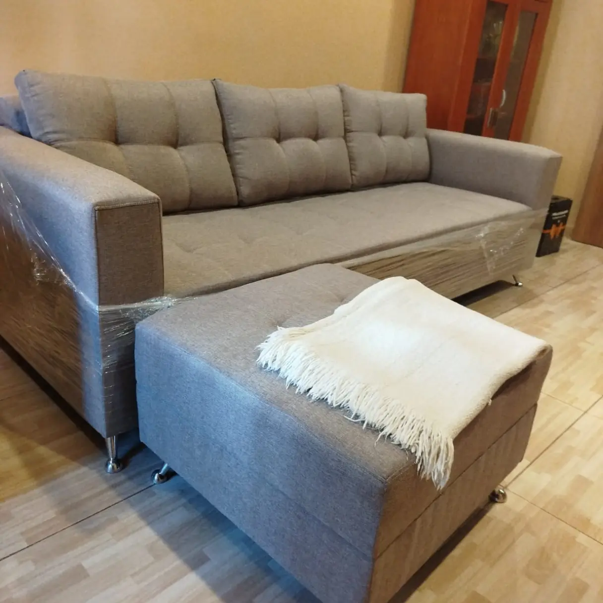 Trabajo "Sillón 3 cuerpos con puff — Living de María | Casamia Muebles